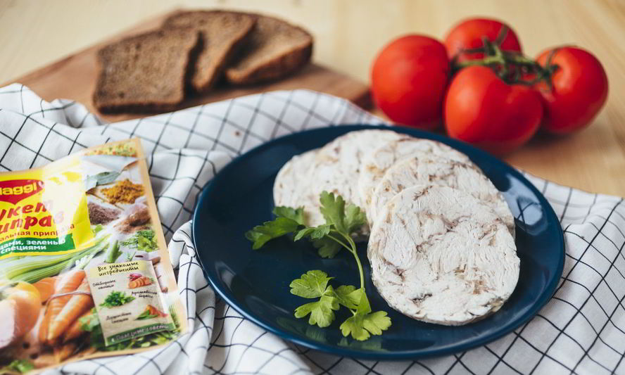 Рецепт куриного рулета в бутылке