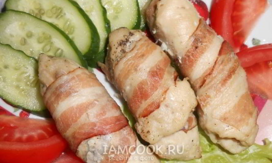 Рецепт куриных рулетиков в беконе по-милански