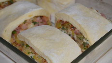 мекленбурские картофельные рулеты со шкварками из бекона