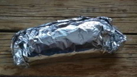 мясной рулет из фарша с яйцом