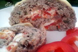 Мясной рулет с нежной начинкой