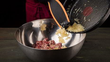 мясной рулет в тесте рождественский