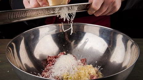 мясной рулет в тесте рождественский