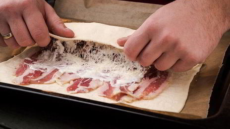 мясной рулет в тесте рождественский