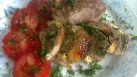 мясные рулетики с начинкой из омлета и печени