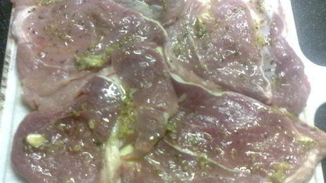 мясные рулетики с начинкой из омлета и печени