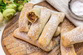 Постные рулетики с орехами и яблоком