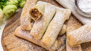 Постные рулетики с орехами и яблоком