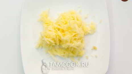 постные рулетики с орехами и яблоком