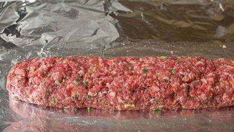 рулет из говядины с курицей