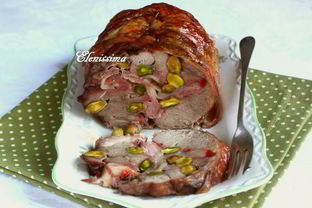 Рулет из индейки с фисташками