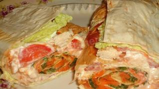 Рулет из лаваша с корейской морковкой