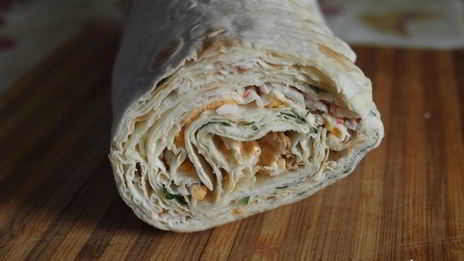 рулет из лаваша с крабовыми палочками