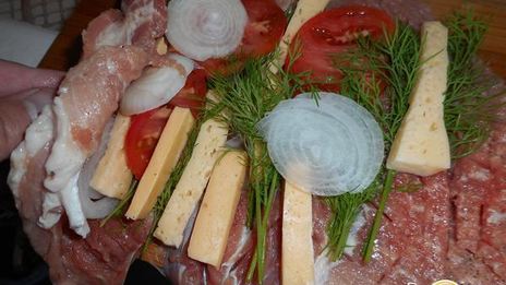 рулет из свиного окорока