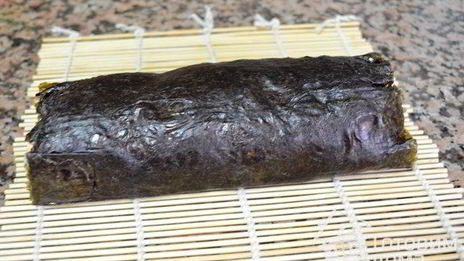 рулет рыбный в нори