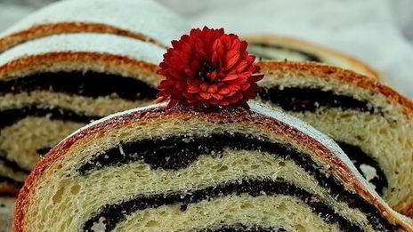 рулет с маковой начинкой