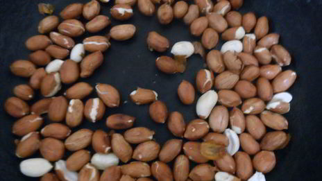 рулетики из баклажанов с арахисовой пастой