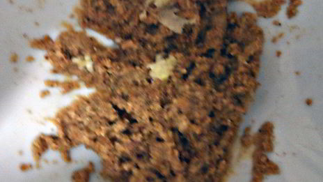 рулетики из баклажанов с арахисовой пастой