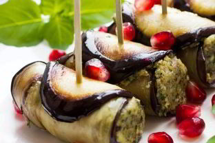 Рулетики из баклажанов с чесноком и майонезом