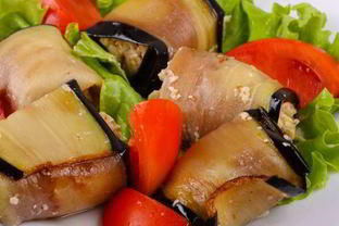 Рулетики из баклажанов с мясом