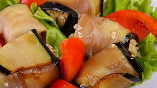 Рулетики из баклажанов с мясом