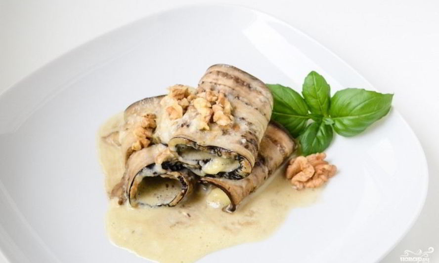 Рецепт рулетиков из баклажанов с сыром