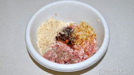 рулетики из фарша в беконе