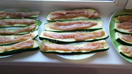 рулетики из кабачков с куриным мясом