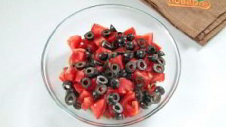 рулетики с томатами и грибами