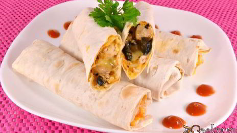 рулеты из лаваша с курицей, грибами и сыром в микроволновке