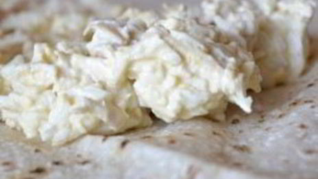 рулеты из лаваша с курицей и плавленым сырком