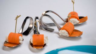 Рулеты из моркови с курицей