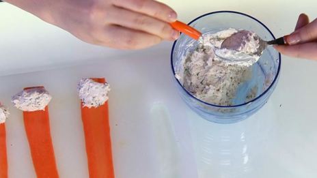 рулеты из моркови с курицей