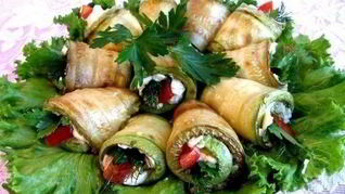 Закусочные рулетики из кабачков с сыром