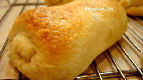 закусочные слоеные рулетики с рыбой, капустой и яйцом