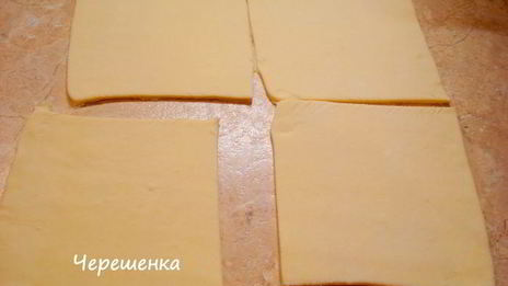 закусочные слоеные рулетики с рыбой, капустой и яйцом