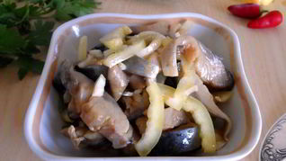 Сельдь, маринованная в соевом соусе