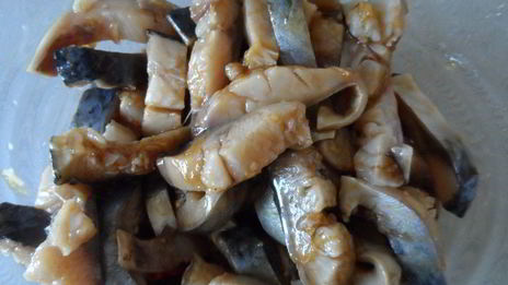 сельдь, маринованная в соевом соусе