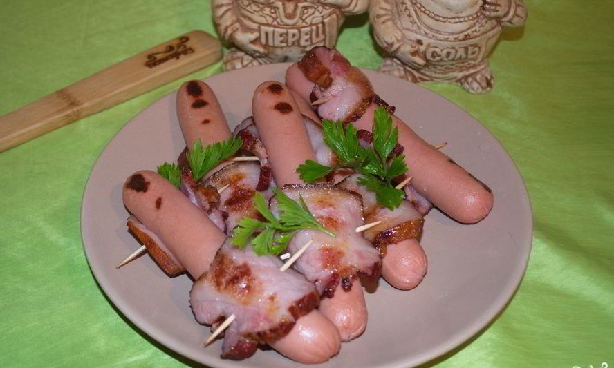 Рецепт сосисок в беконе