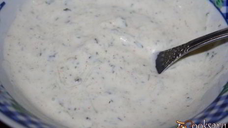 дарницкие сухарики с соусом на основе йогурта