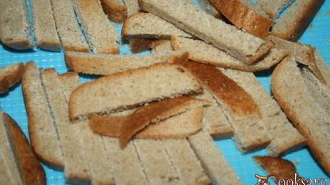 дарницкие сухарики с соусом на основе йогурта