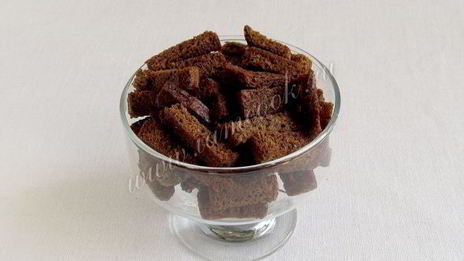 ржаные сухарики с чесноком