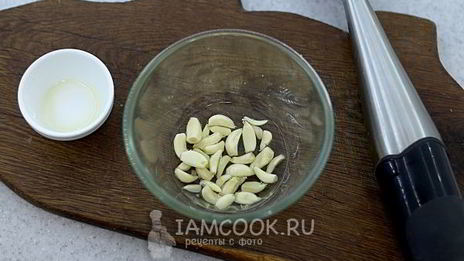 сухарики чесночные