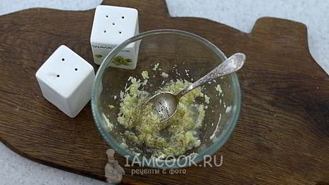 сухарики чесночные