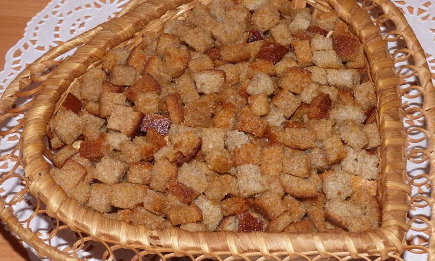 Рецепт сухариков из хлеба с чесноком