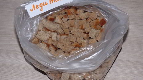 сухарики из хлеба с чесноком