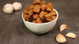 Сухарики с чесноком