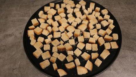 сухарики с чесноком