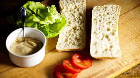 теплый сэндвич с куриной грудкой