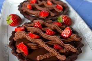 Шоколадные тарталетки с клубникой